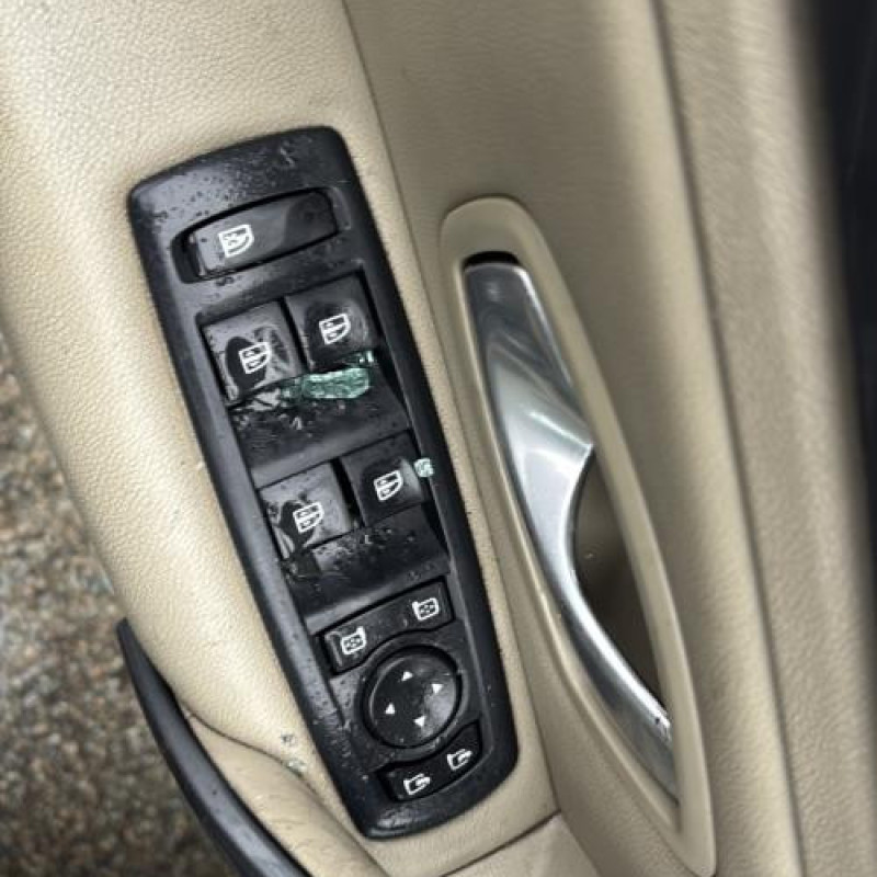 Moteur essuie glace avant RENAULT LAGUNA 3 Photo n°17