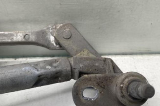 Moteur essuie glace avant PEUGEOT 106