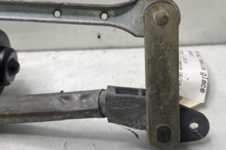 Moteur essuie glace avant PEUGEOT 106
