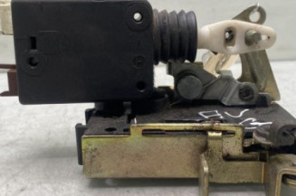 Serrure avant gauche PEUGEOT 106 Photo n°1