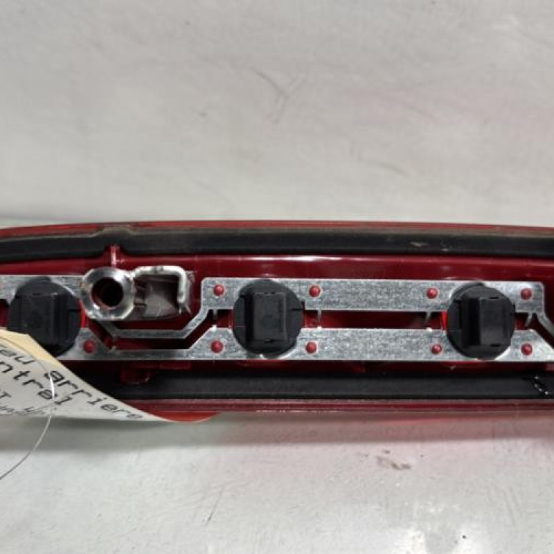 Feu arriere stop central PEUGEOT 208 1 Photo n°3