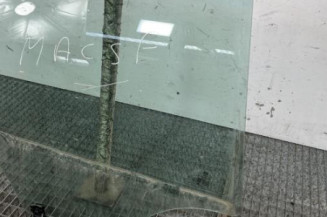 Vitre arriere droit PEUGEOT 208 1