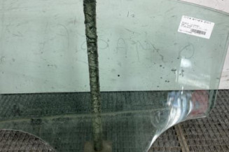 Vitre arriere droit PEUGEOT 208 1