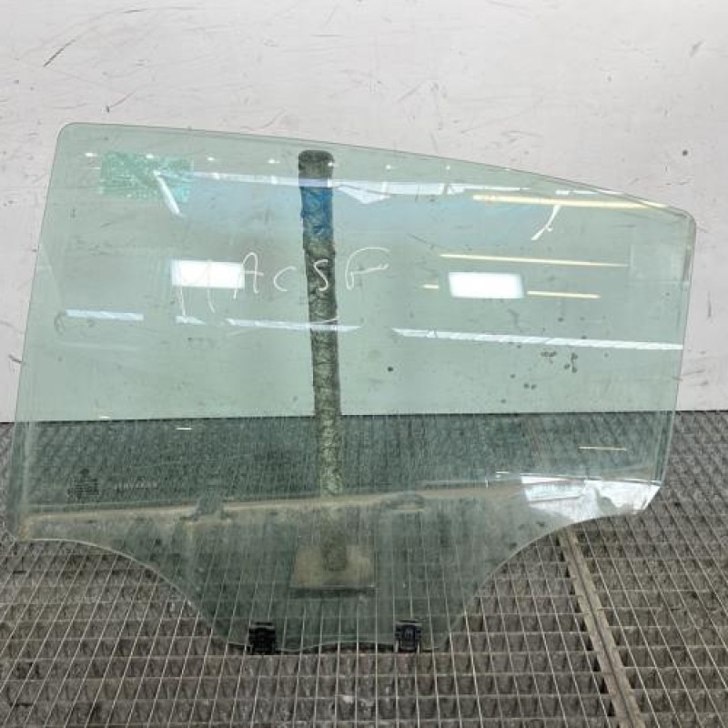 Vitre arriere gauche PEUGEOT 208 1 Photo n°1