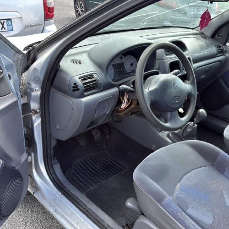 Aile avant gauche RENAULT CLIO 2 Photo n°14
