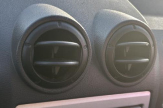 Poignee porte arriere droit DACIA LOGAN 1