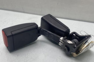Attache ceinture arriere droit PEUGEOT 2008 1