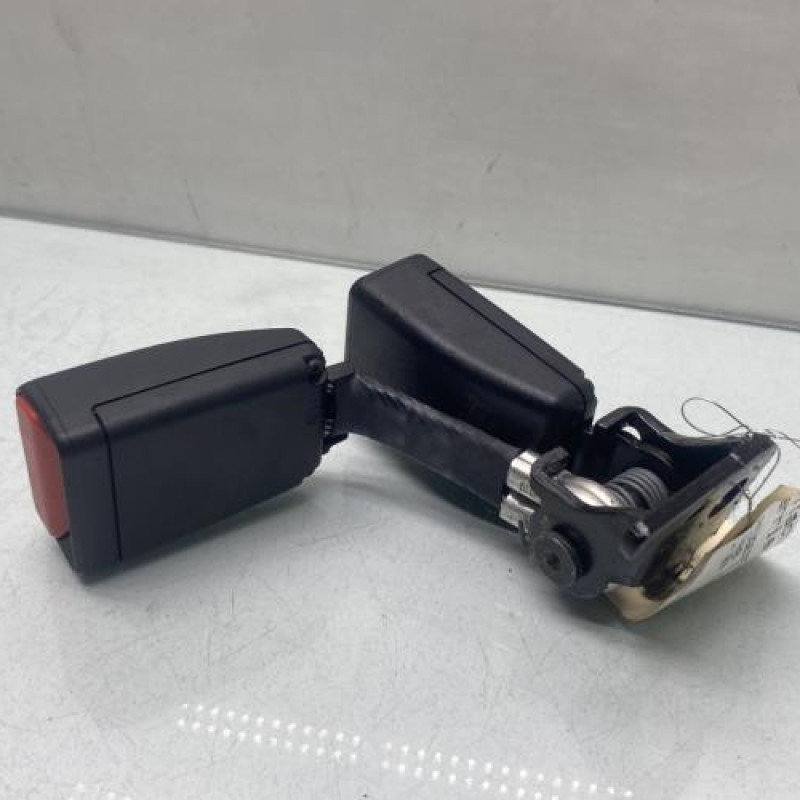 Attache ceinture arriere droit PEUGEOT 2008 1 Photo n°3