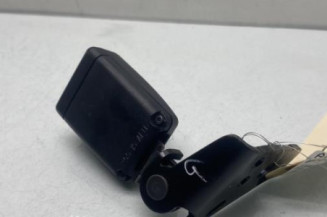 Attache ceinture arriere gauche PEUGEOT 2008 1