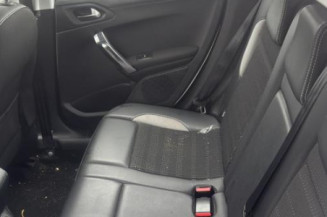 Attache ceinture arriere gauche PEUGEOT 2008 1