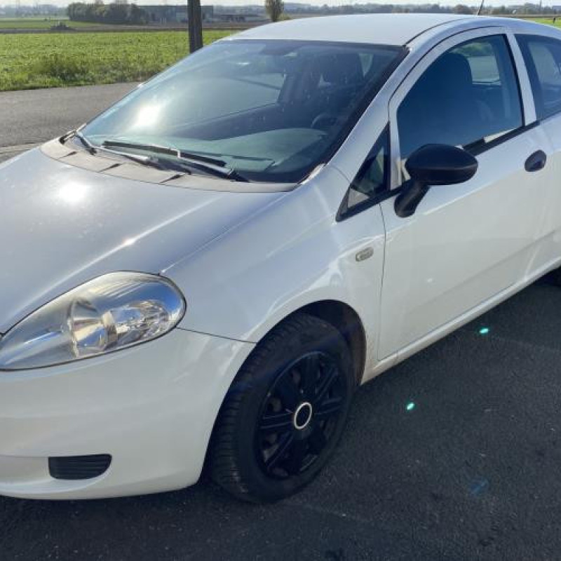 Aile avant droit FIAT GRANDE PUNTO Photo n°5