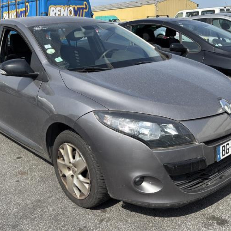 Pare choc arriere RENAULT MEGANE 3 Photo n°8