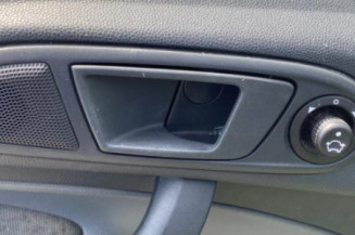 Vitre avant droit FORD FIESTA 6