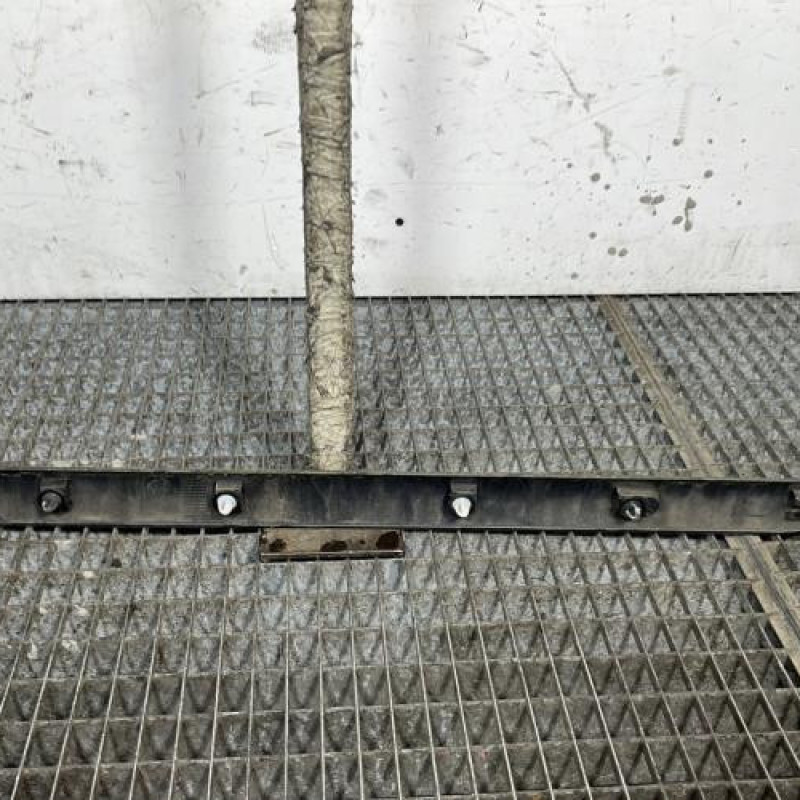 Baguette de porte arriere droite PEUGEOT 5008 1 Photo n°4