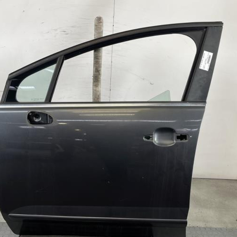 Porte avant gauche PEUGEOT 5008 1 Photo n°1