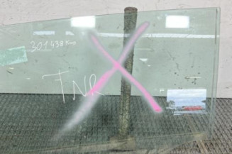 Vitre arriere gauche PEUGEOT 5008 1 Photo n°1