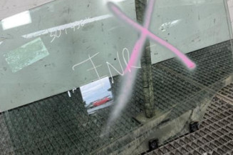 Vitre arriere gauche PEUGEOT 5008 1