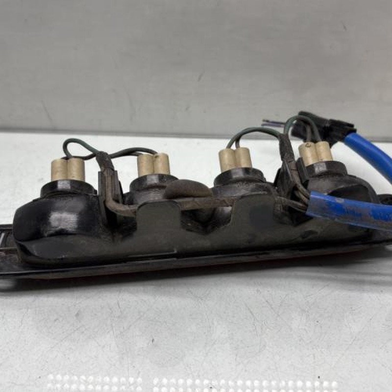 Feu arriere stop central MITSUBISHI L 200 3 Photo n°3