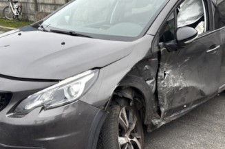 PEUGEOT 2008 1 PHASE 1 1.2 PURETECH - 12V TURBO Photo n°1