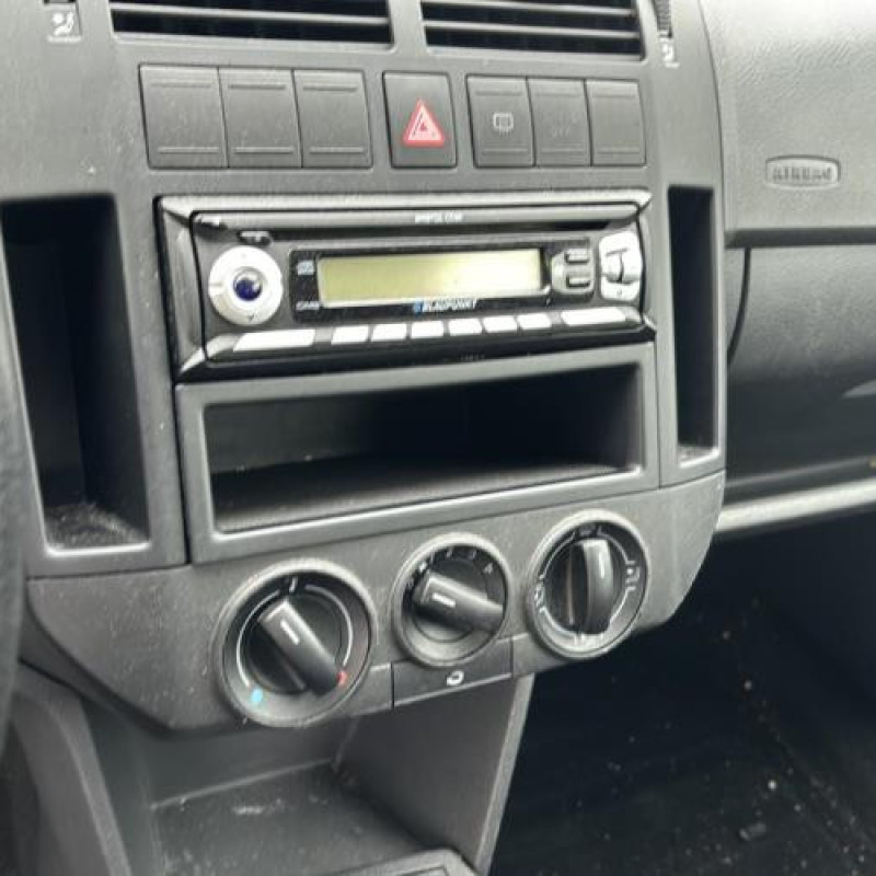 Pare boue arriere droit VOLKSWAGEN POLO 4 Photo n°19