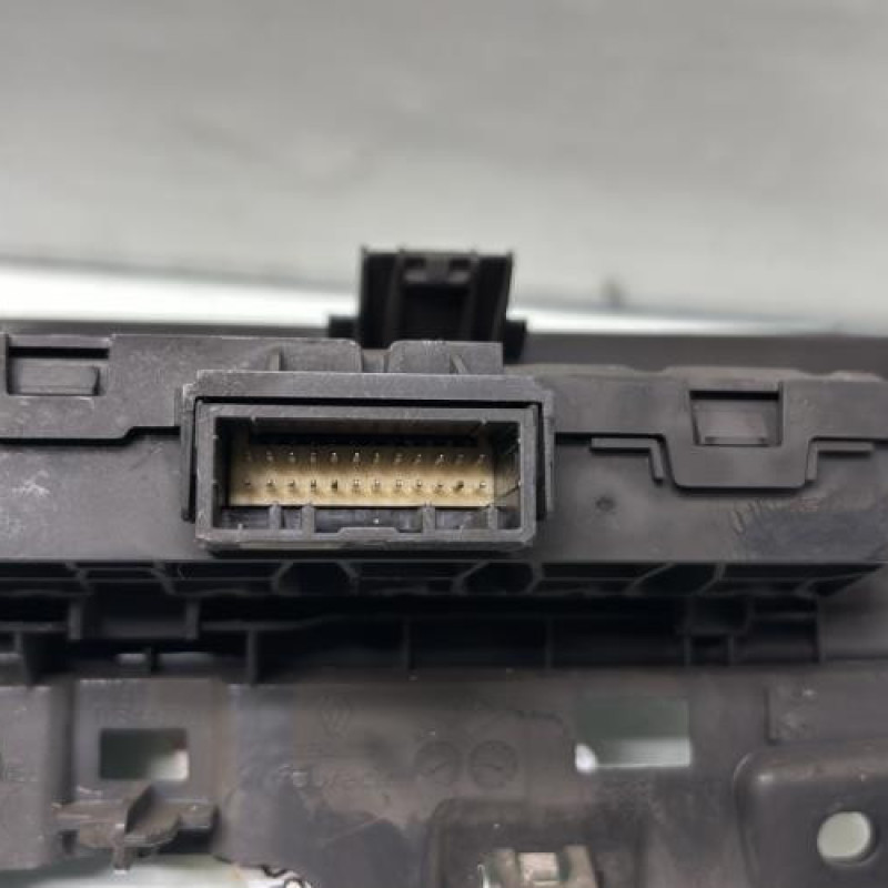 Bouton de warning NISSAN PRIMASTAR 2 Photo n°5