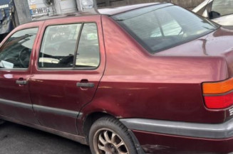 Optique avant principal gauche (feux)(phare) VOLKSWAGEN VENTO