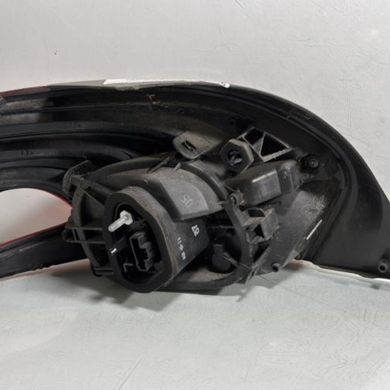 Feu arriere principal droit (feux) PEUGEOT 208 1 Photo n°2