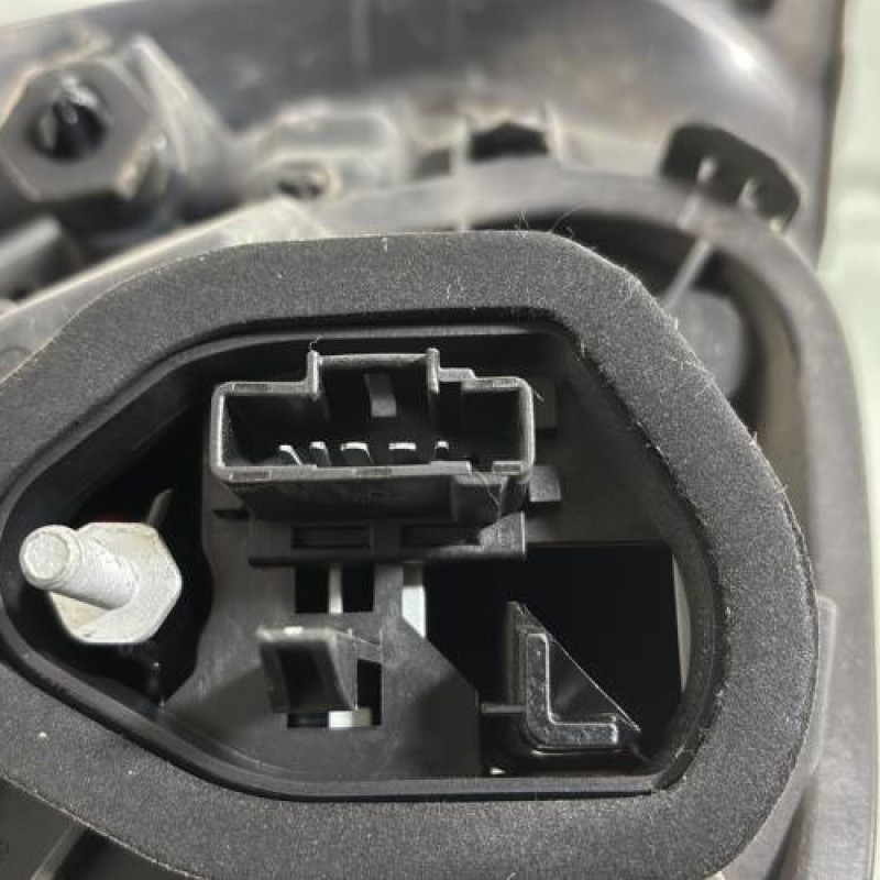 Feu arriere principal droit (feux) PEUGEOT 208 1 Photo n°6