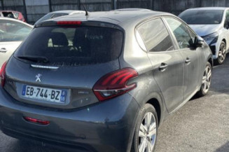 Cremaillere assistee PEUGEOT 208 1