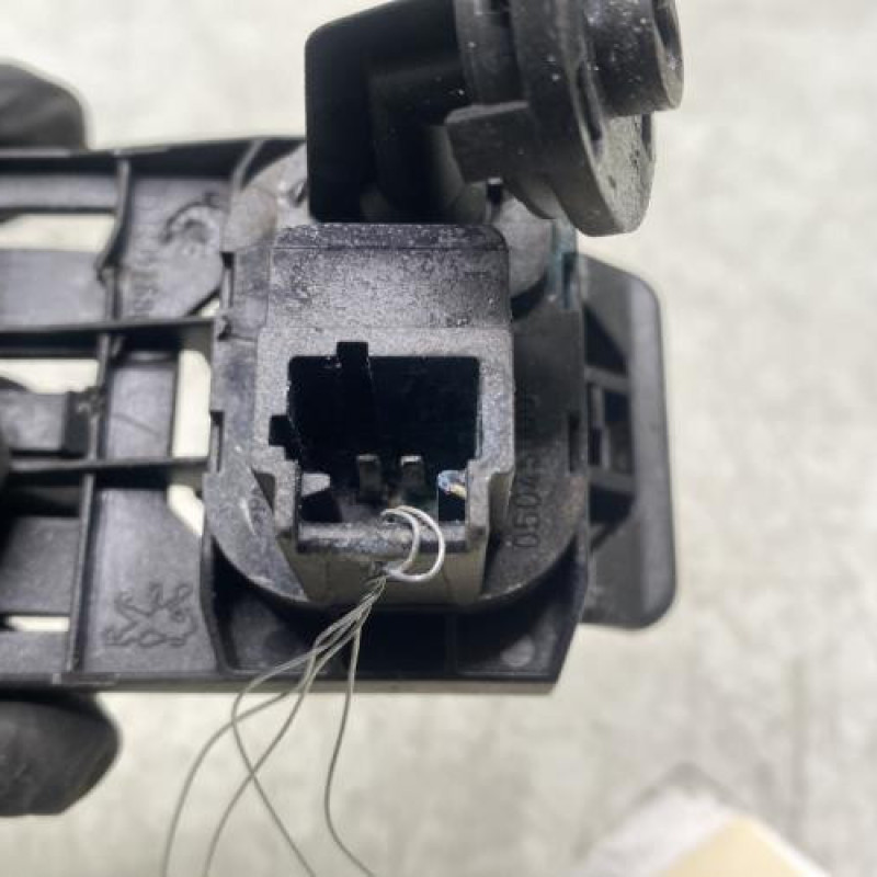 Bouton de coffre PEUGEOT 607 Photo n°3