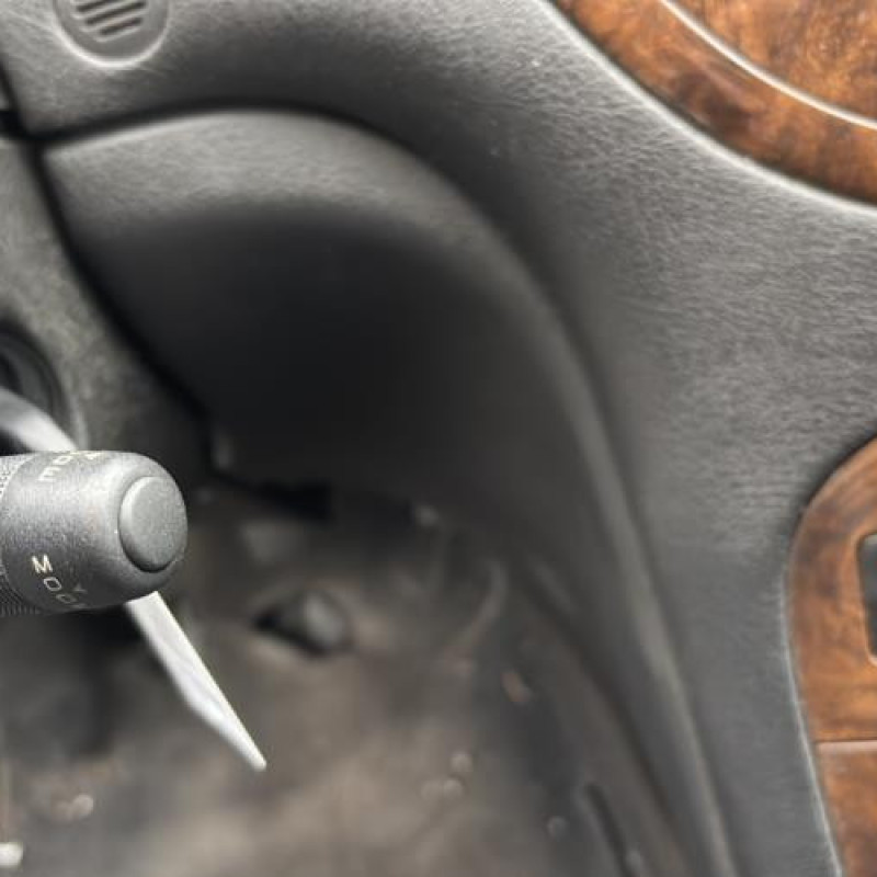 Bouton de coffre PEUGEOT 607 Photo n°16