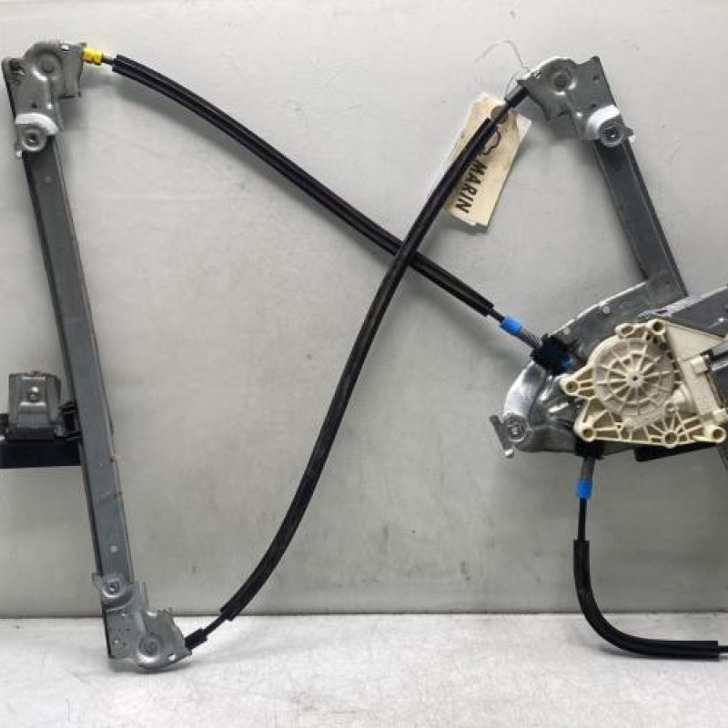 Leve vitre electrique avant gauche PEUGEOT 607 Photo n°1