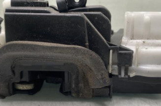 Serrure avant droit PEUGEOT 607