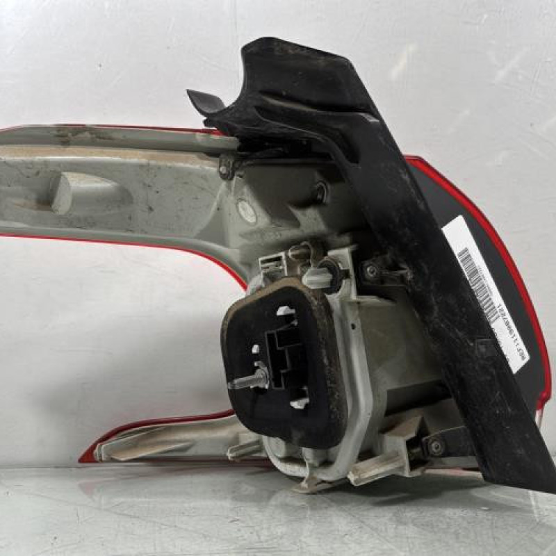 Feu arriere principal droit (feux) PEUGEOT 2008 1 Photo n°2