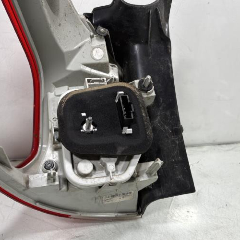 Feu arriere principal droit (feux) PEUGEOT 2008 1 Photo n°3