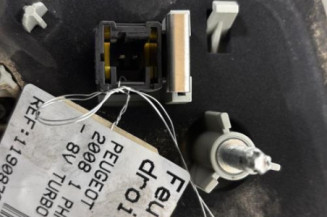 Feu arriere secondaire droit (feux) PEUGEOT 2008 1