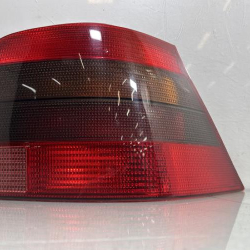 Feu arriere principal droit (feux) VOLKSWAGEN GOLF 4 Photo n°1