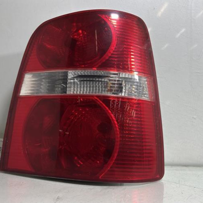 Feu arriere principal droit (feux) VOLKSWAGEN TOURAN 1 Photo n°1