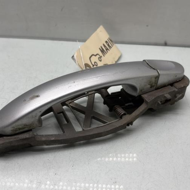 Poignee porte arriere gauche VOLKSWAGEN TOURAN 1 Photo n°1