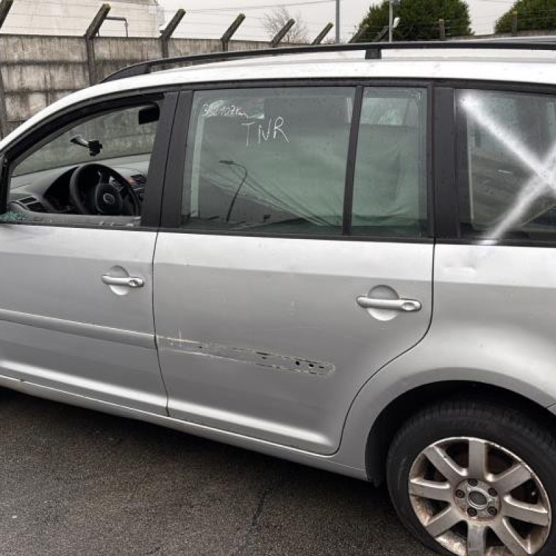 Poignee porte avant gauche VOLKSWAGEN TOURAN 1 Photo n°9