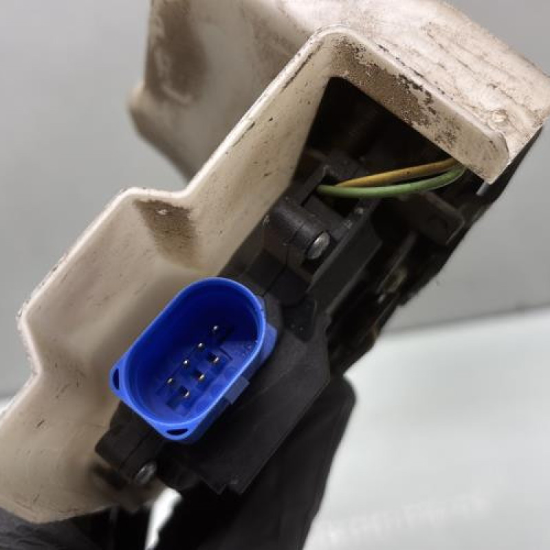 Serrure arriere gauche VOLKSWAGEN TOURAN 1 Photo n°4