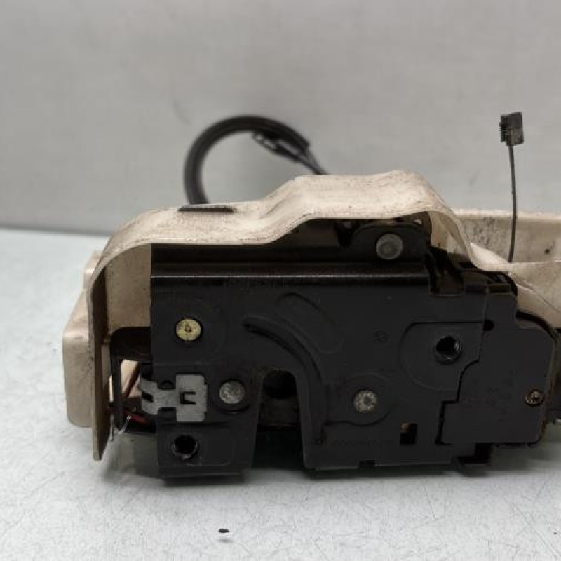 Serrure avant gauche VOLKSWAGEN TOURAN 1 Photo n°1