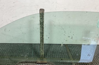 Vitre avant droit VOLKSWAGEN POLO 4