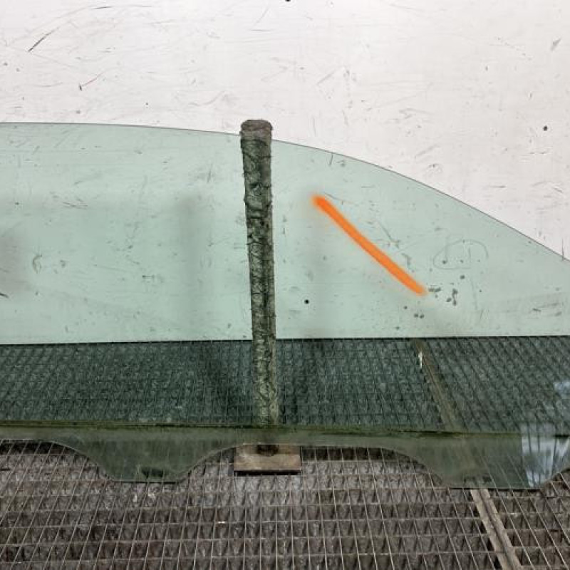 Vitre avant gauche VOLKSWAGEN POLO 4 Photo n°4