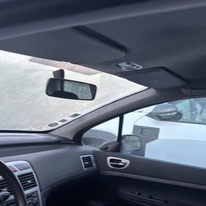 Pare boue avant droit PEUGEOT 307 Photo n°16