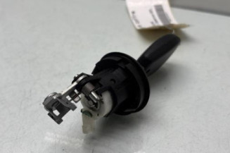 Bouton de coffre DACIA SANDERO 1