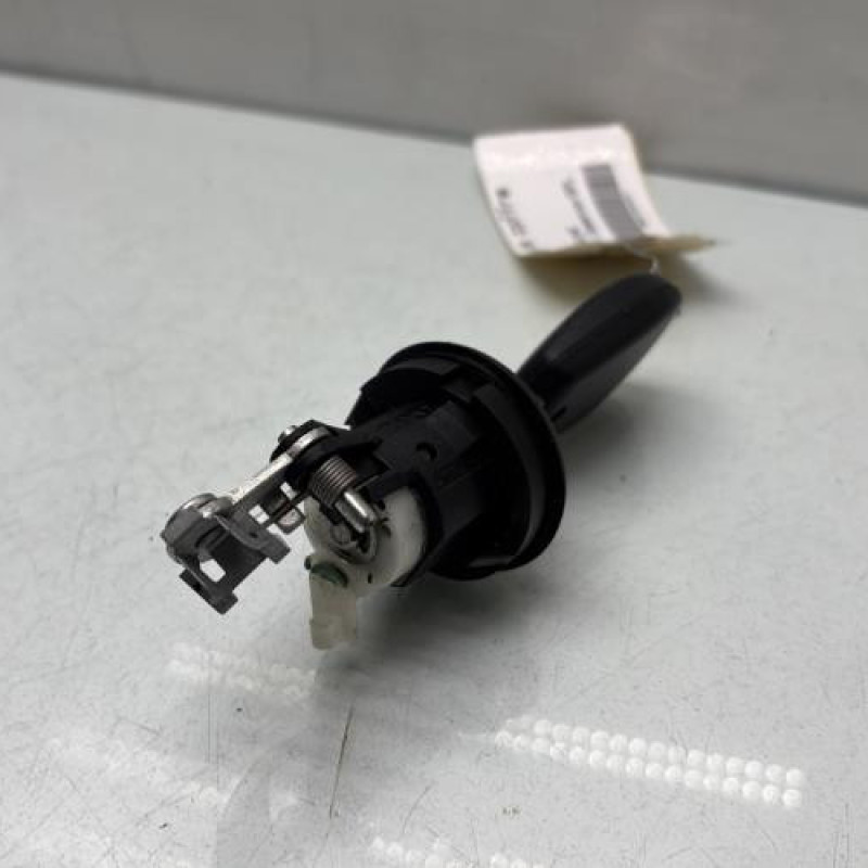 Bouton de coffre DACIA SANDERO 1 Photo n°2