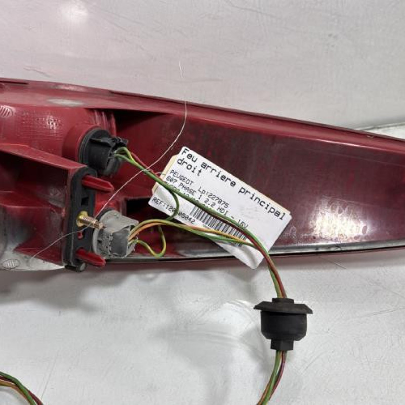 Feu arriere principal droit (feux) PEUGEOT 607 Photo n°4