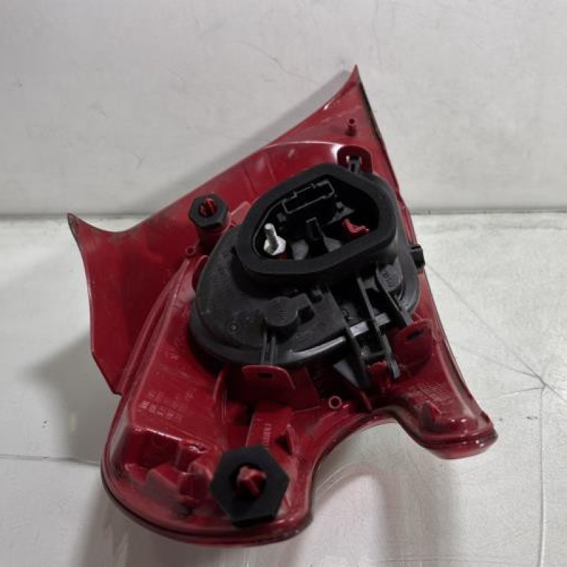 Feu arriere principal droit (feux) PEUGEOT 208 1 Photo n°4