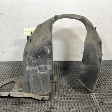 Pare boue avant droit PEUGEOT 208 1